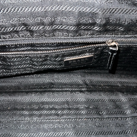 PRADA Vernice Topstitched Handle Bag - Picture 5 of 9